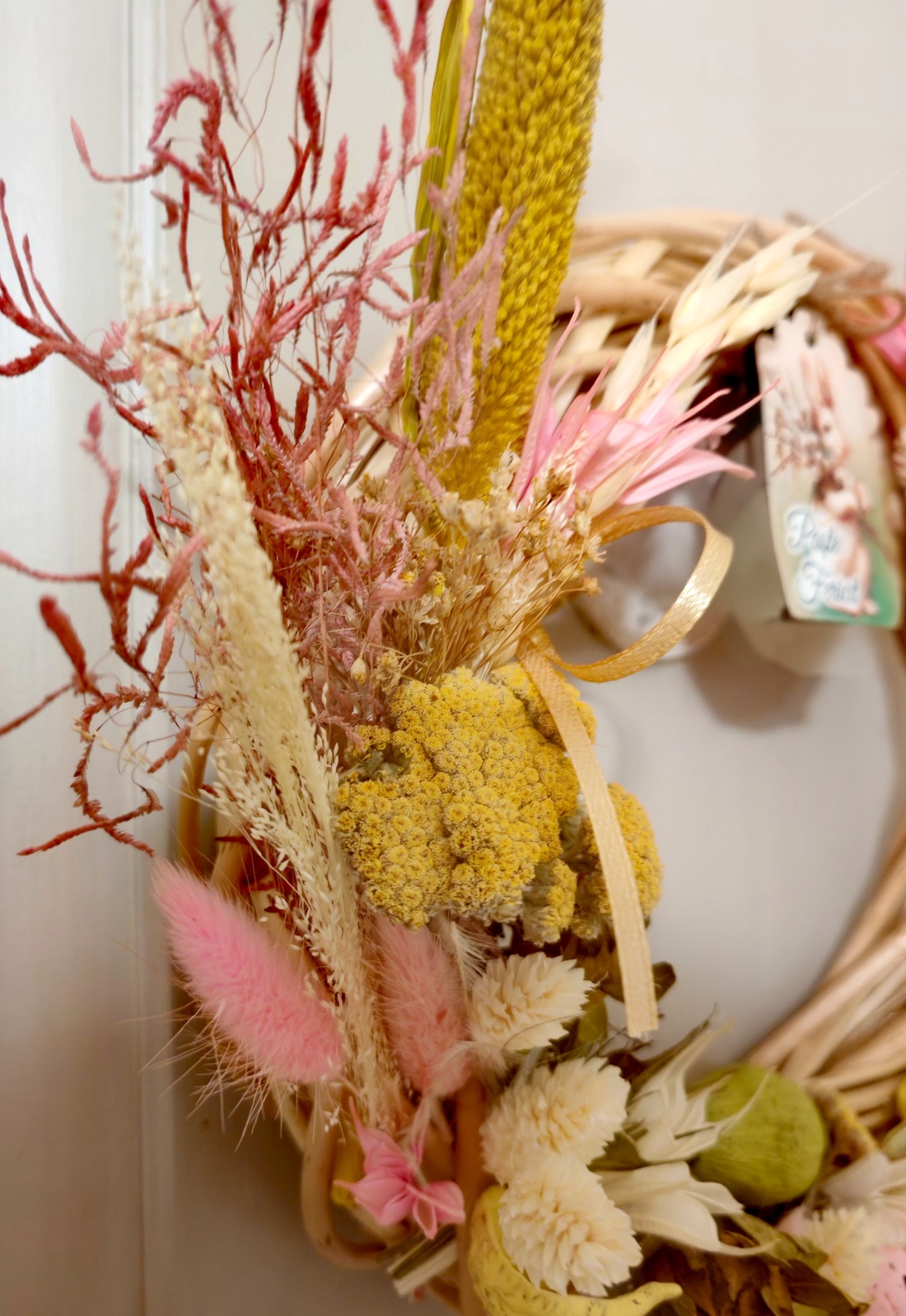 Coronita din nuieluse de lemn si flori naturale uscate - casă & stil de viață - accesorii pentru decorat casa - suport de flori - coronițe decor - Artynos.ro Coronita din nuieluse de lemn si flori naturale uscate - casă & stil de viață - accesorii pentru decorat casa - suport de flori - coronițe decor - Artynos.ro