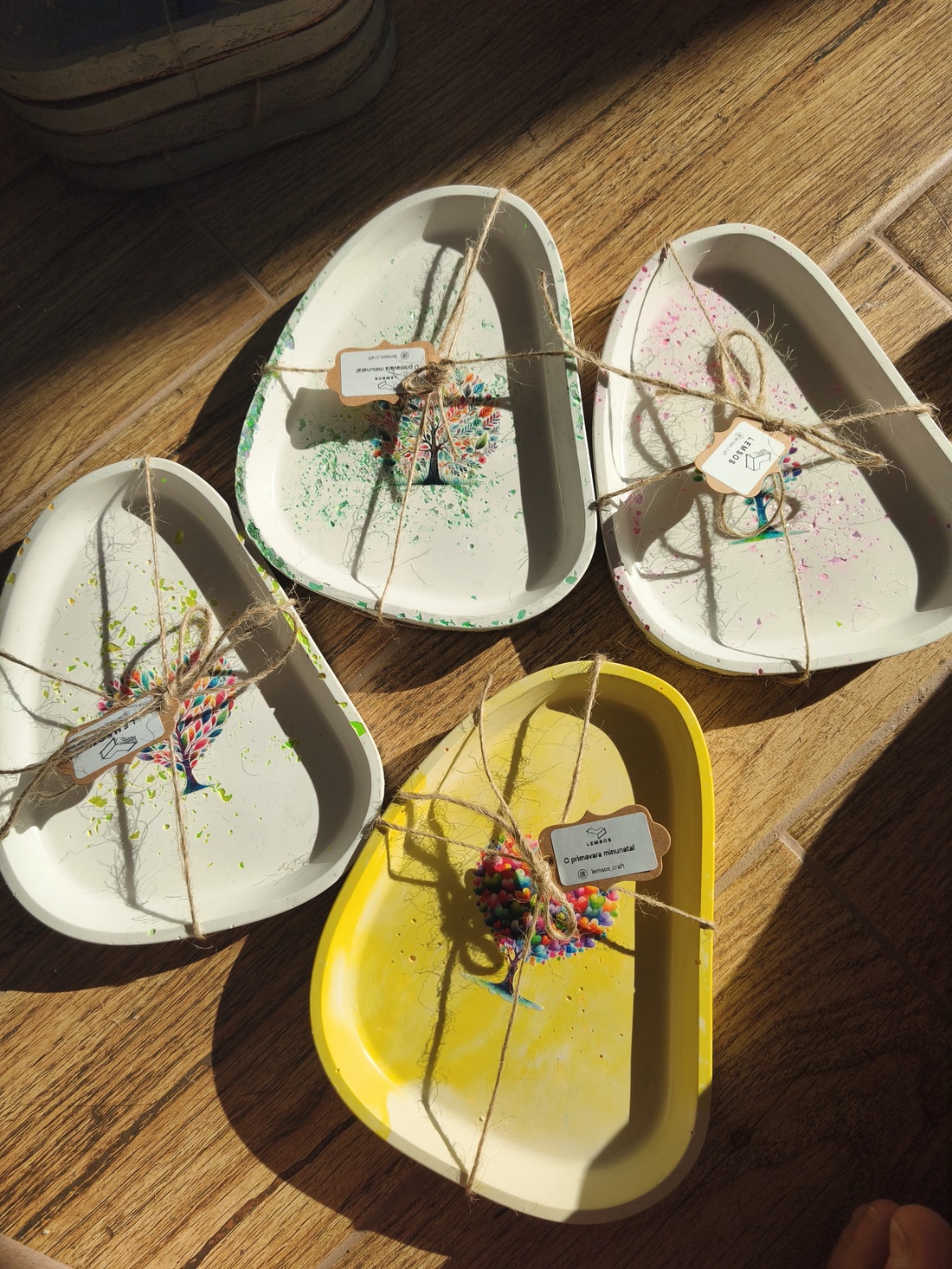 Tavite springtime, pentru chei, bijuterii, cosmetice - casă & stil de viață - decorațiuni de casă - decorațiuni de pereți - suport pentru chei - Artynos.ro