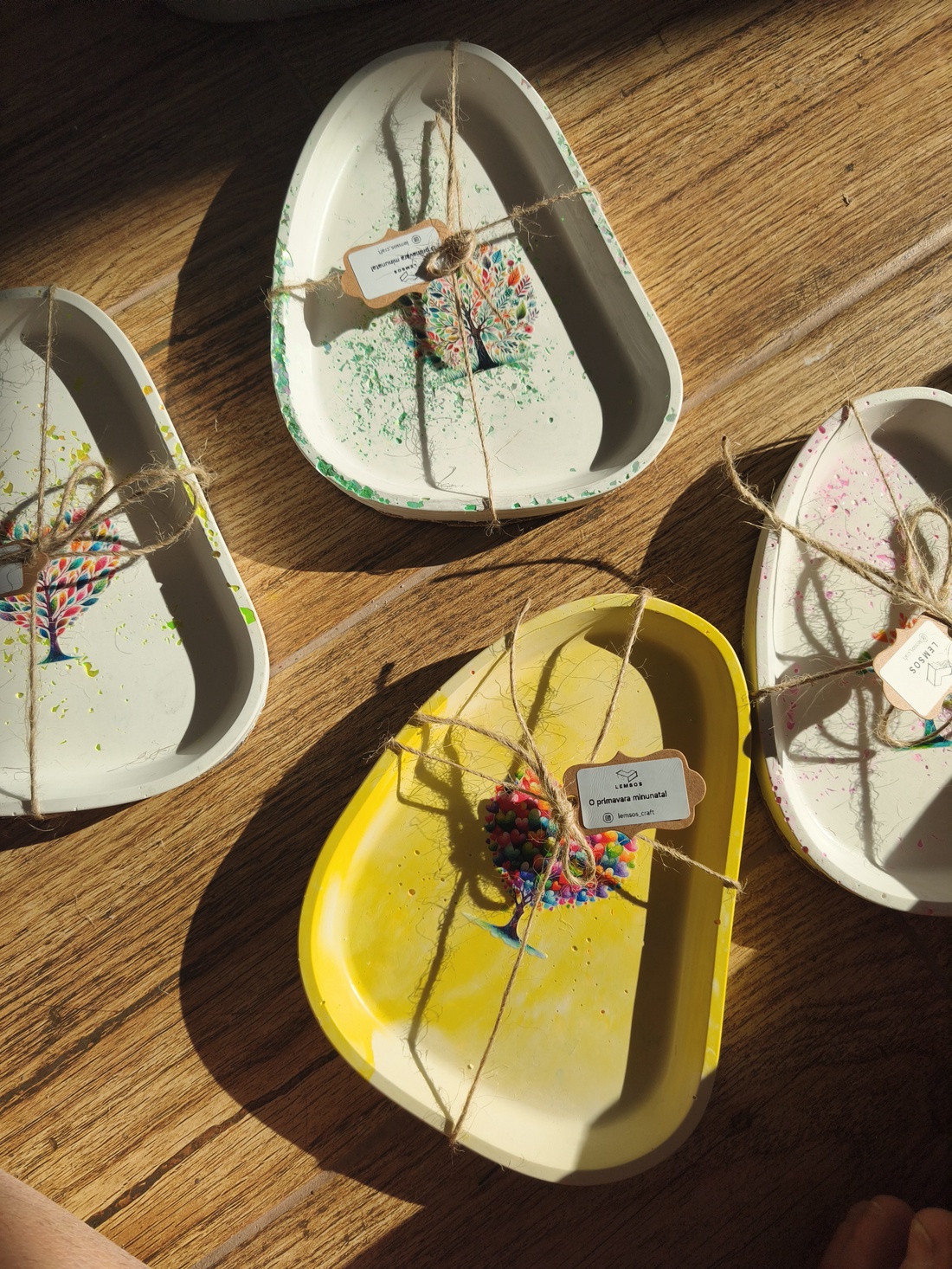 Tavite springtime, pentru chei, bijuterii, cosmetice - casă & stil de viață - decorațiuni de casă - decorațiuni de pereți - suport pentru chei - Artynos.ro