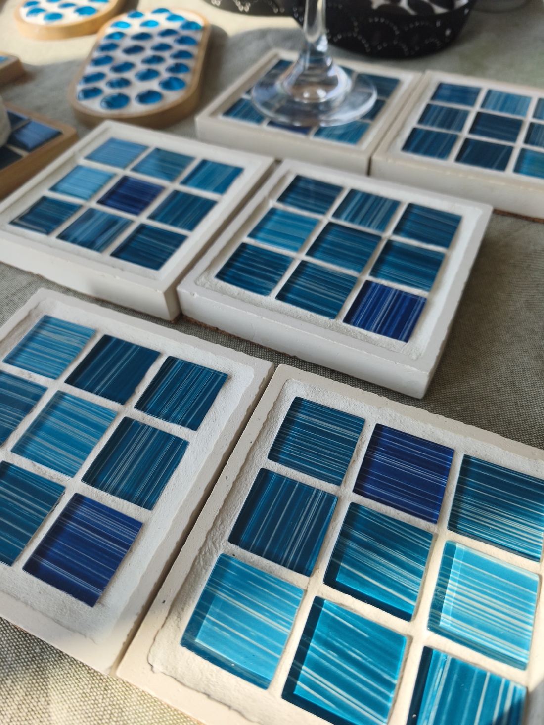 Set 2 coasters mozaic albastru sticla - casă & stil de viață - echipamente de bucătărie - accesorii de servire - accesorii de băutură - suport de băuturi - Artynos.ro