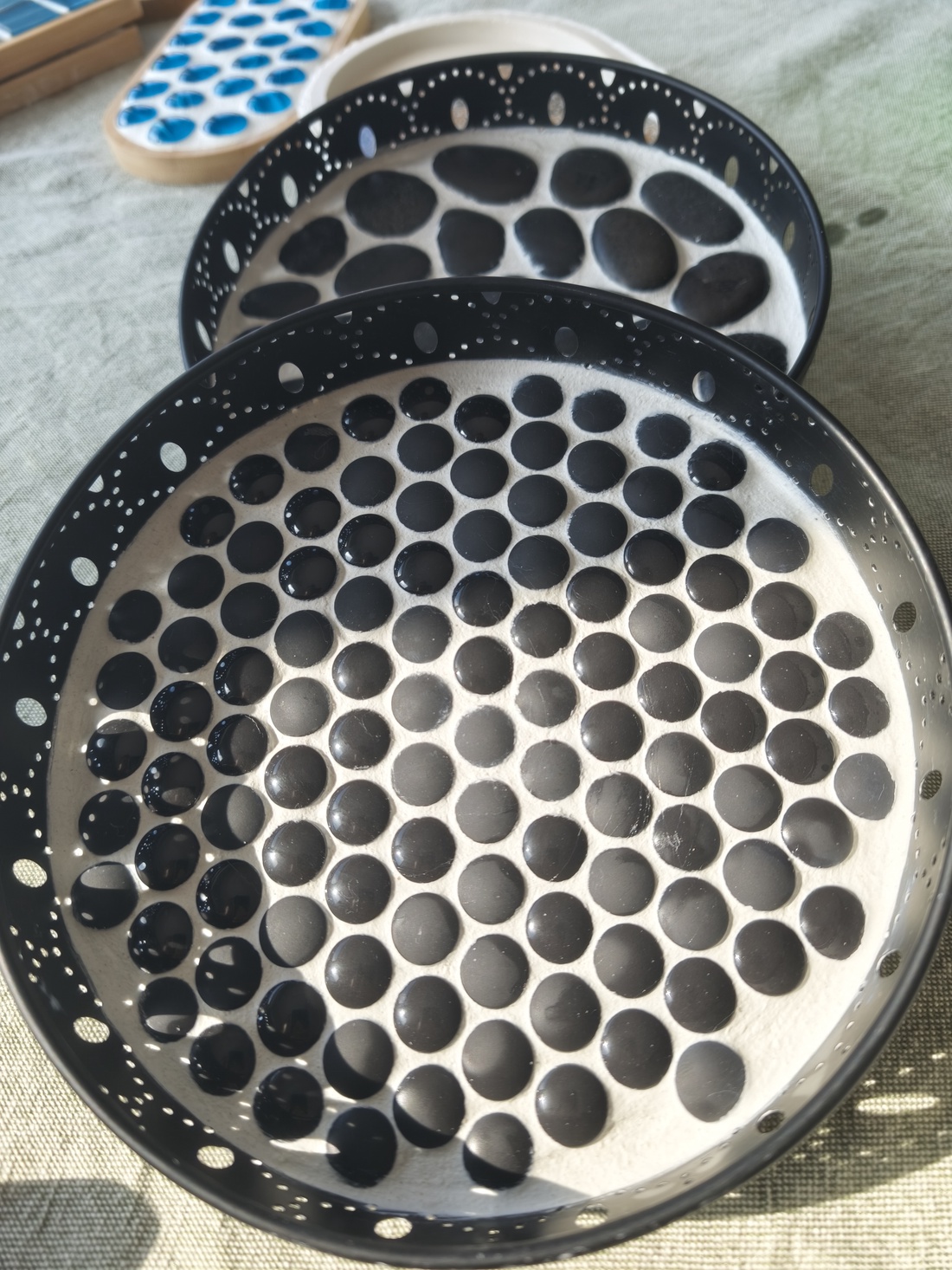 Tava decor bucatarie alb-negru, pietre/mozaic - casă & stil de viață - echipamente de bucătărie - accesorii de depozitare  - recipient de condimente - Artynos.ro