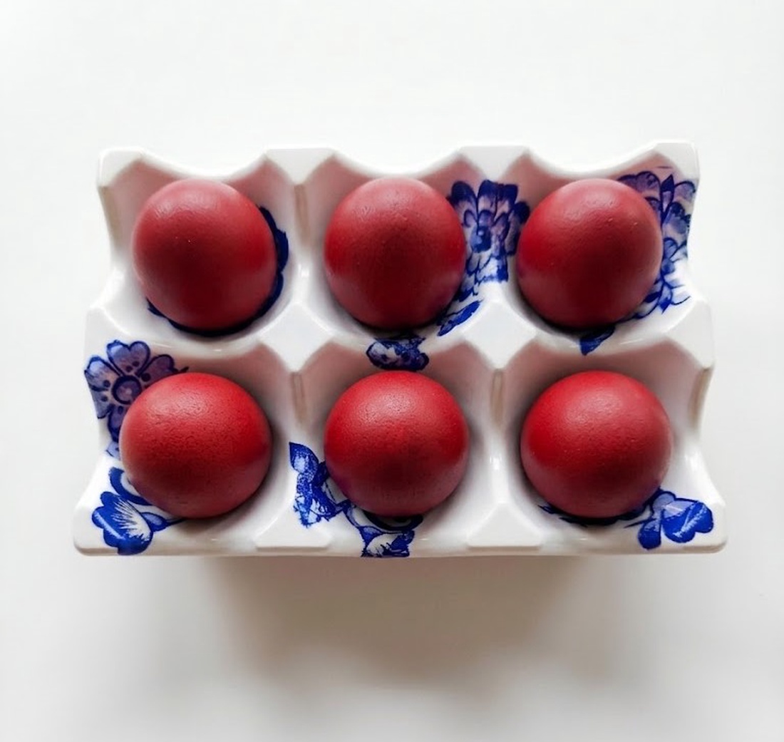 Suport de ouă model flori albastre, decor pentru masa de Paște - decor de sărbători - decorațiuni de paște - coș de ouă - Artynos.ro