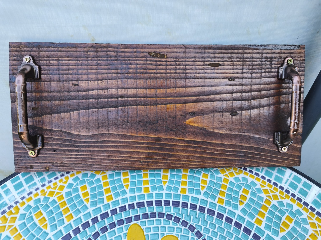 Tava decorativă de lemn cu mânere de alamă - casă & stil de viață - decorațiuni de casă - decorațiuni de masă și rafturi - decorațiuni de masă - Artynos.ro