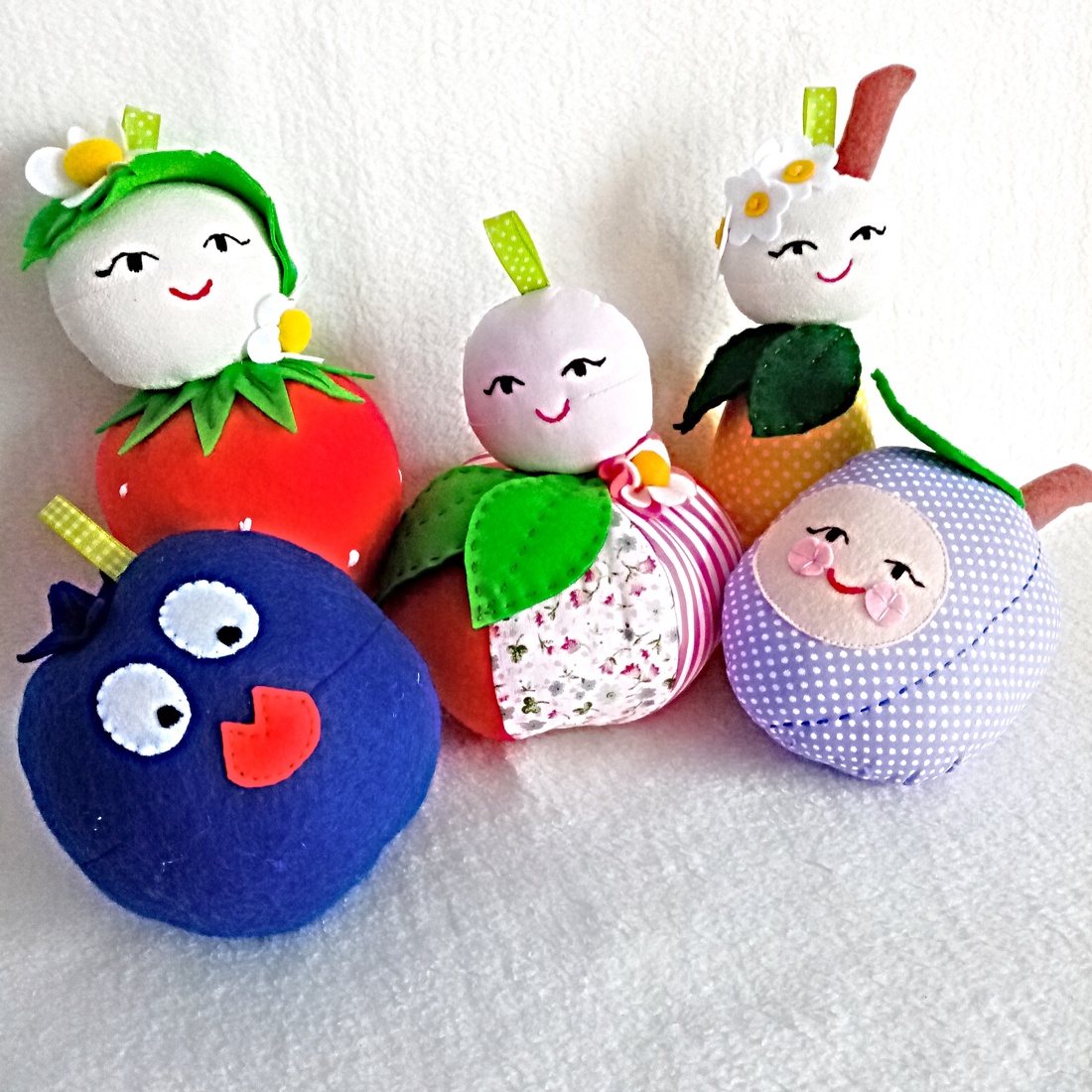 Set de 5 fructe zornaitoare pentru proiect de baby carusel senzorial , saltea cu activitati sau jucarii pentru carucior. - jucării și echipamente pentru copii - jucării bebeluși - carusel muzical - Artynos.ro Set de 5 fructe zornaitoare pentru proiect de baby carusel senzorial , saltea cu activitati sau jucarii pentru carucior. - jucării și echipamente pentru copii - jucării bebeluși - carusel muzical - Artynos.ro