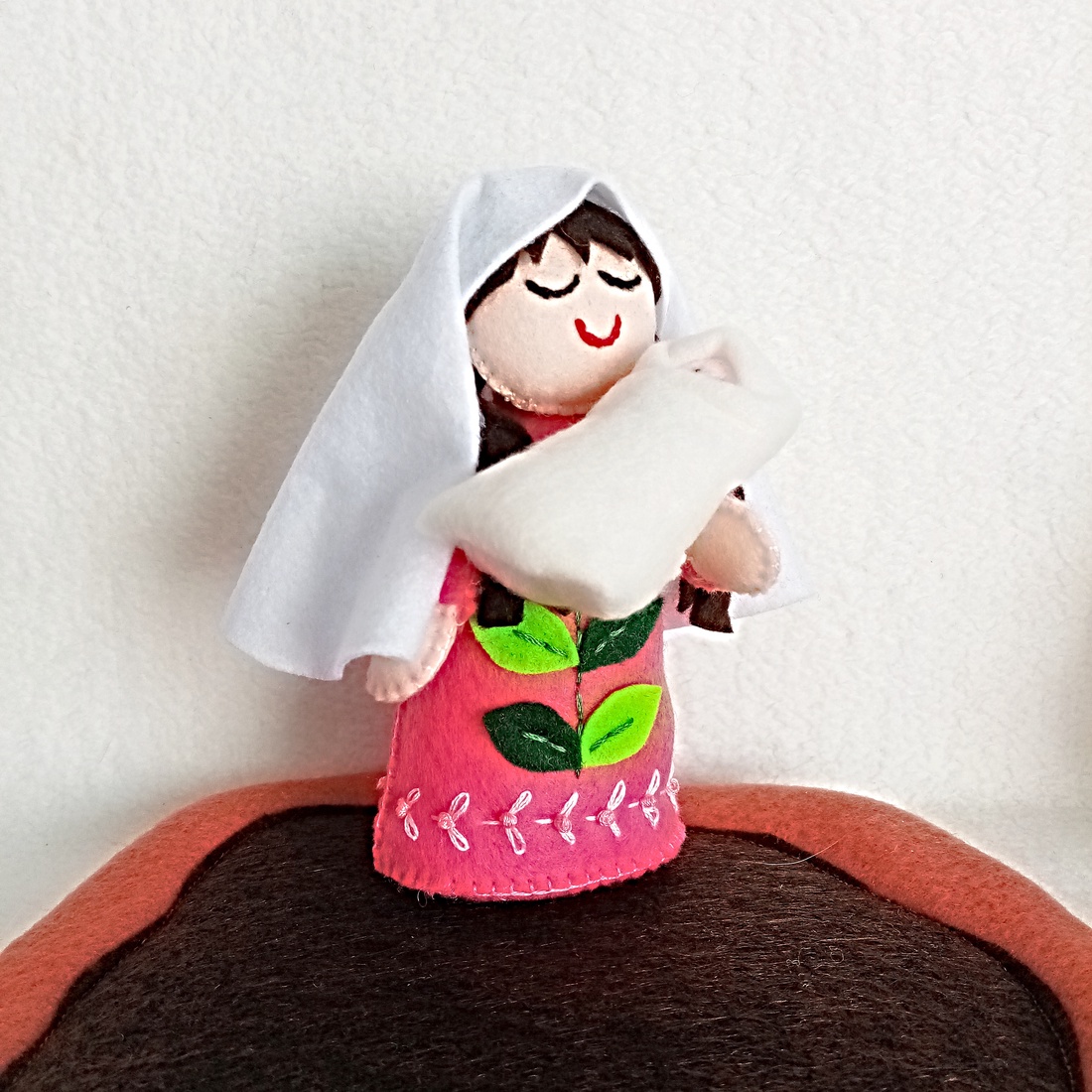 Familia Sfanta ,decoratie pentru Craciun ,set de figurine religioase din fetru. - crăciun - cadouri de moș crăciun - cadouri de moș crăciun - Artynos.ro