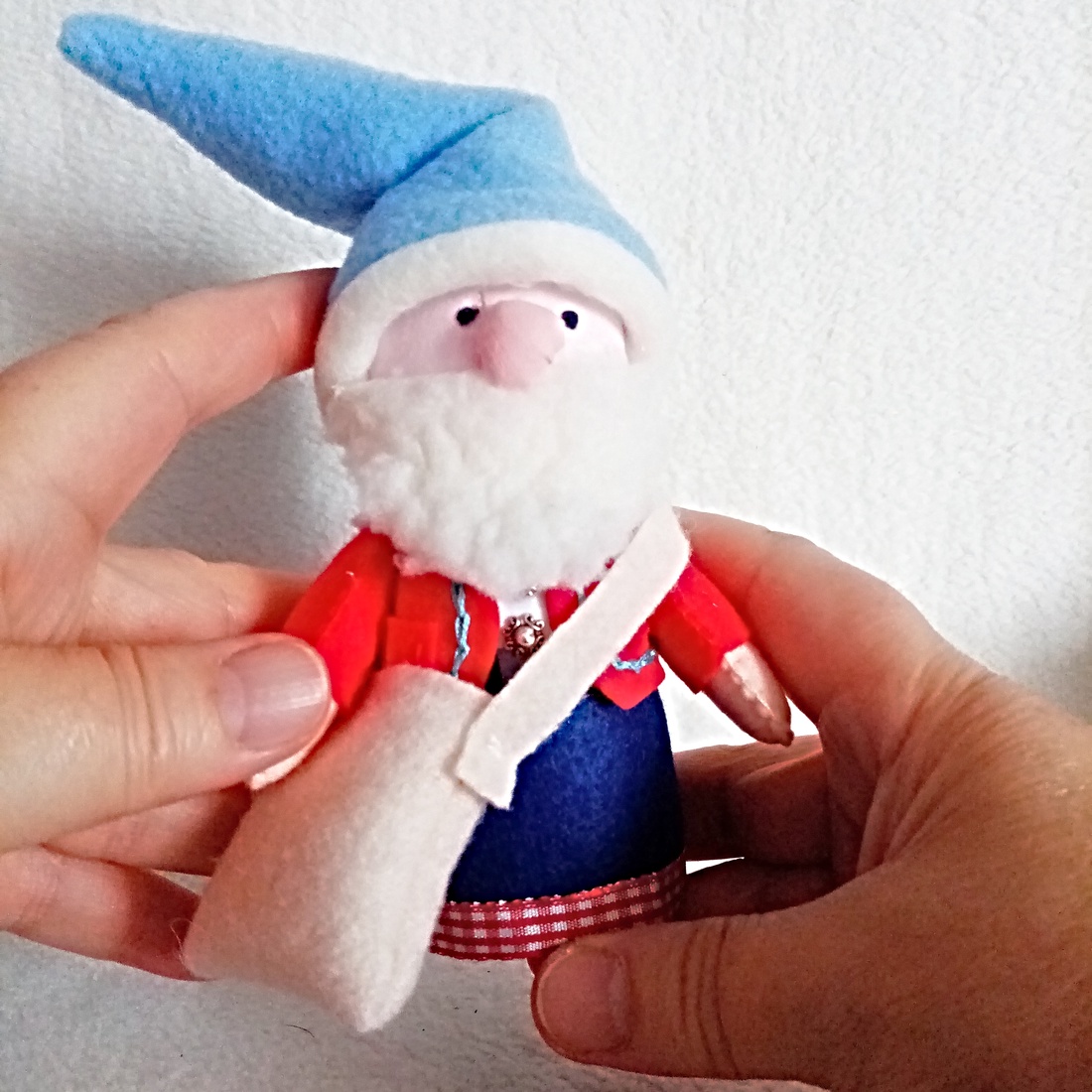 Familia de Pitici Magici ,Jucarii pentru Craciun , ornament pentru brad. - jucării și echipamente pentru copii - jocuri de gândire - curcubeu montessori, jocuri waldorf - Artynos.ro