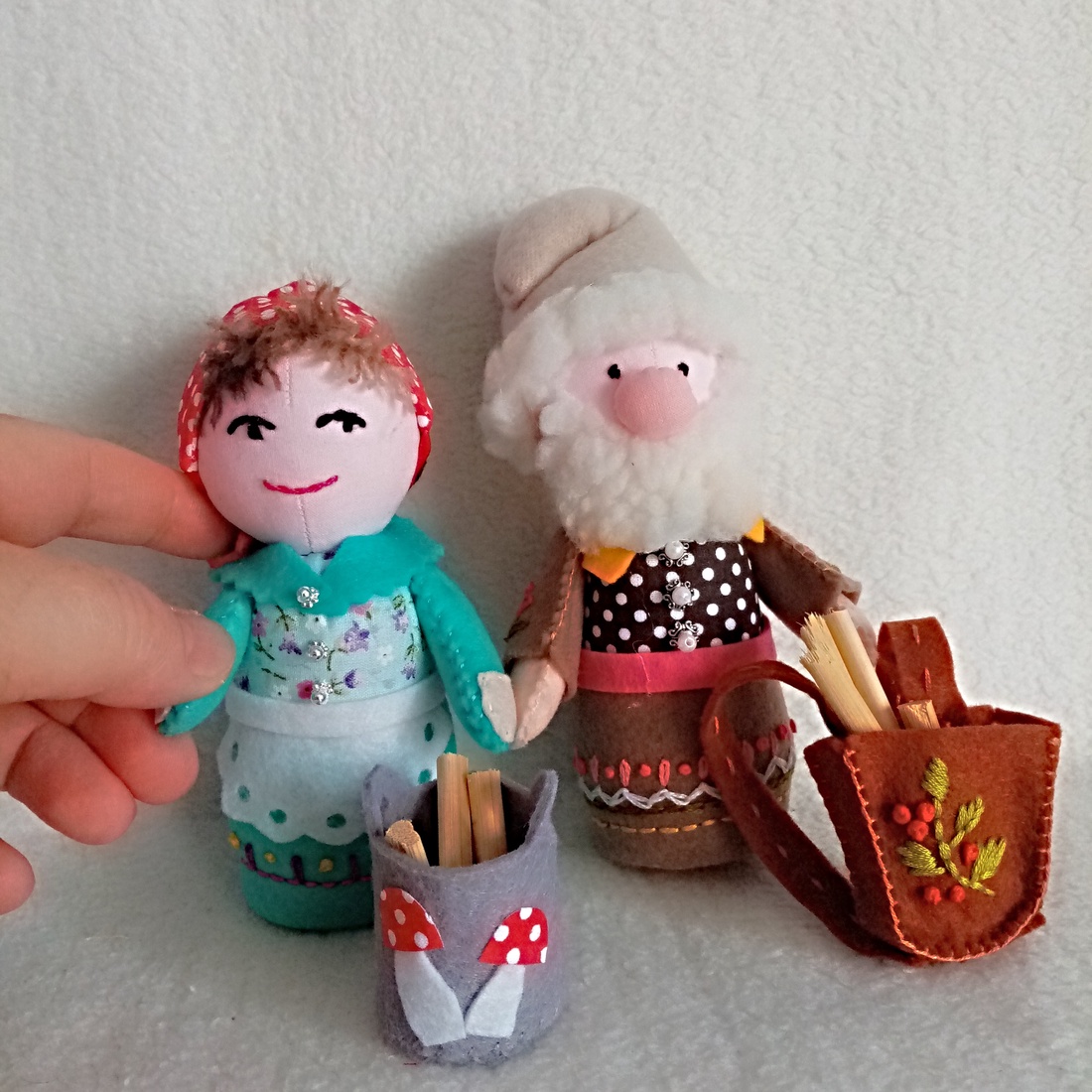 Set de 2 pitici din padurea fermecata ,cadou pentru Craciun. - jucării și echipamente pentru copii - jucării și accesorii pentru copii - păpuși de joacă - Artynos.ro