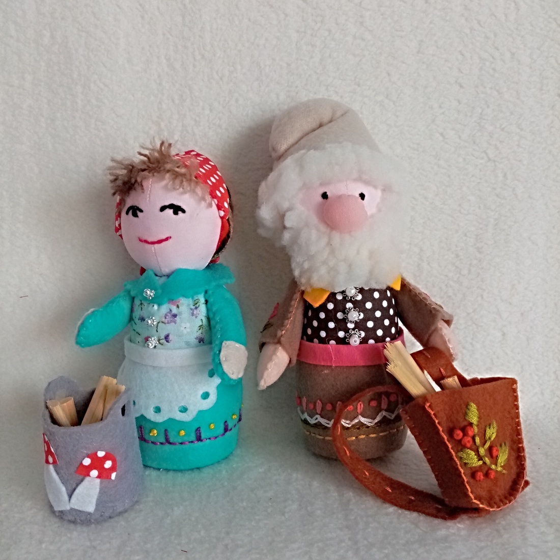 Set de 2 pitici din padurea fermecata ,cadou pentru Craciun. - jucării și echipamente pentru copii - jucării și accesorii pentru copii - păpuși de joacă - Artynos.ro