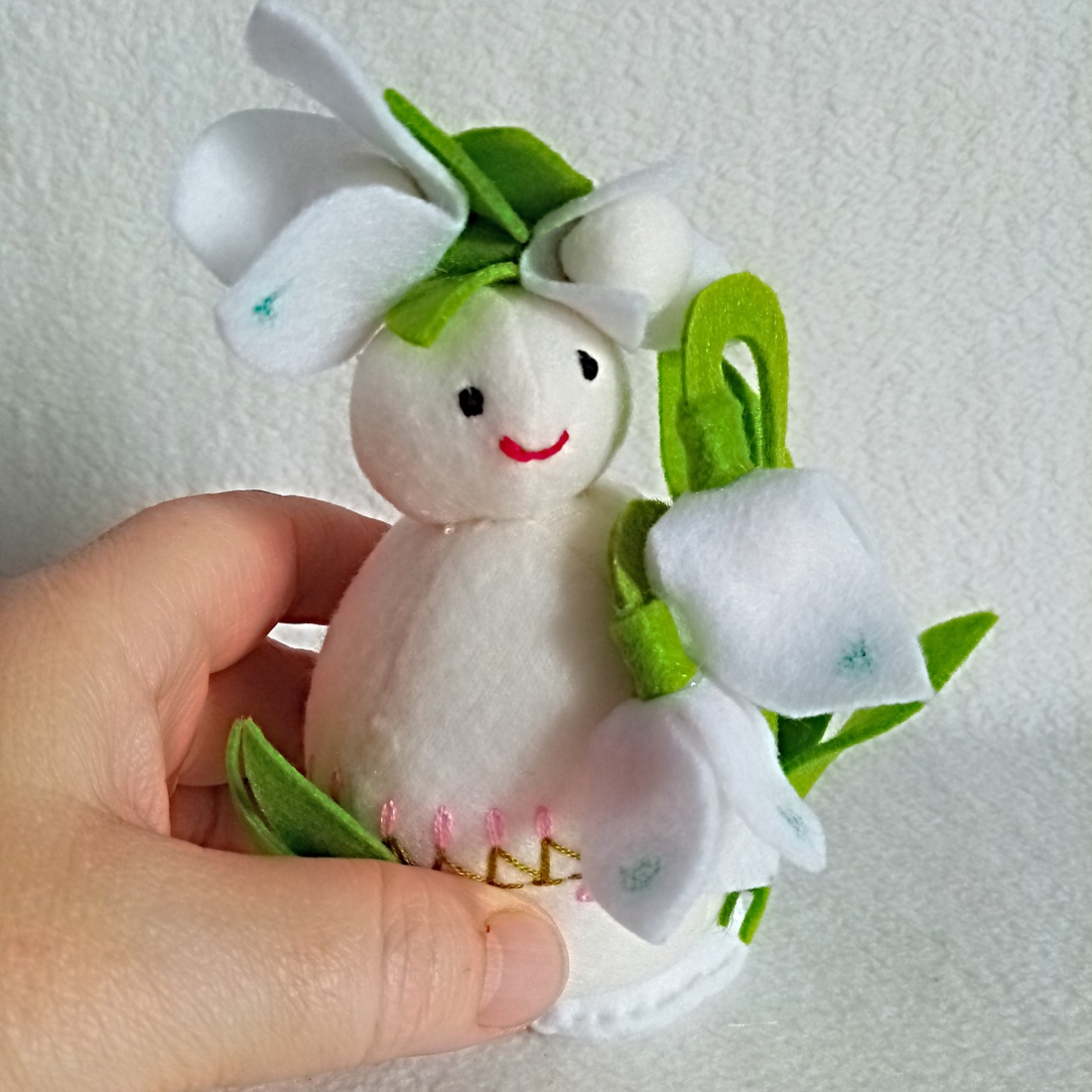 Figurina Ghiocel din fetru pentru educatie Waldorf. - jucării și echipamente pentru copii - jocuri de gândire - curcubeu montessori, jocuri waldorf - Artynos.ro