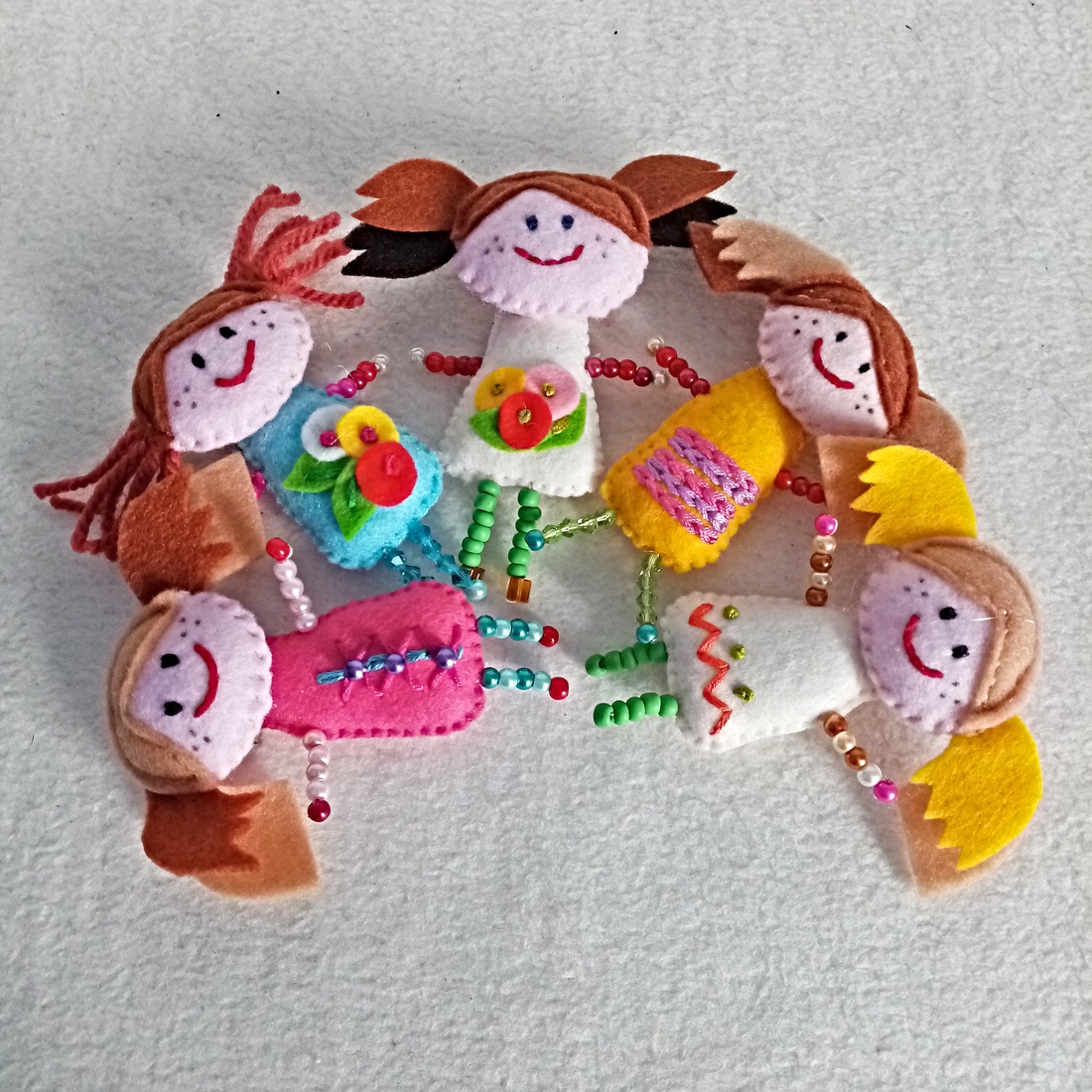 Martisoare Brose din Fetru ,Cadouri Marturii pentru cei dragi. - bijuterii - mărțișor - Artynos.ro