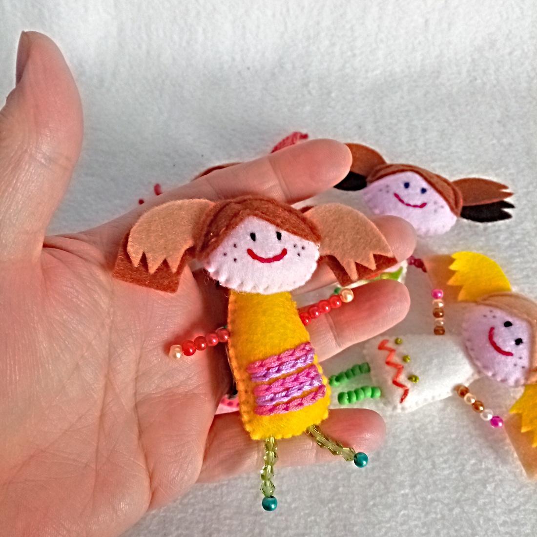 Martisoare Brose din Fetru ,Cadouri Marturii pentru cei dragi. - bijuterii - mărțișor - Artynos.ro