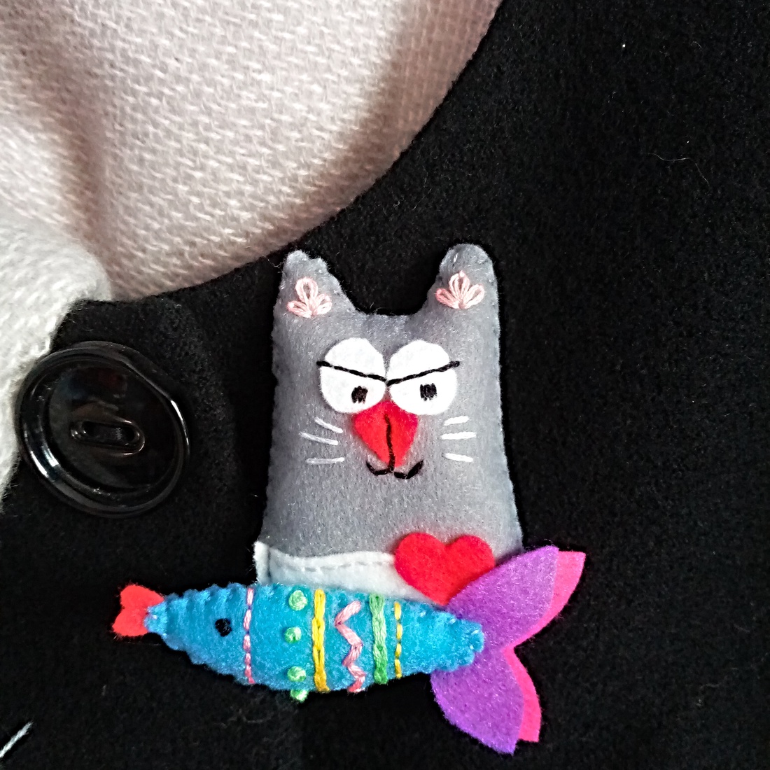 Brosa Martisor pentru iubitoare de pisici. - bijuterii - mărțișor - Artynos.ro