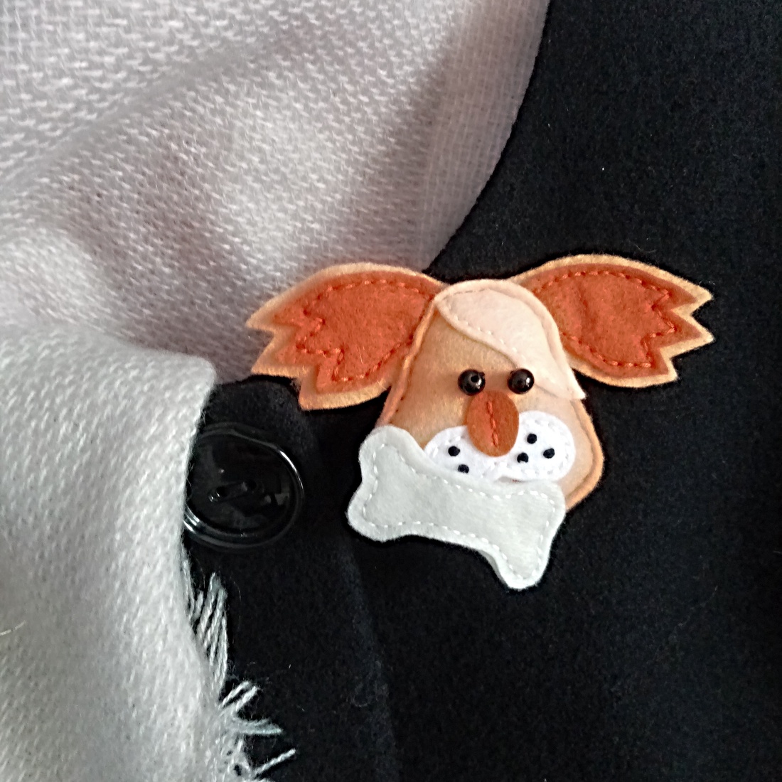 Brosa Martisor pentru iubitoare de catei. - bijuterii - mărțișor - Artynos.ro