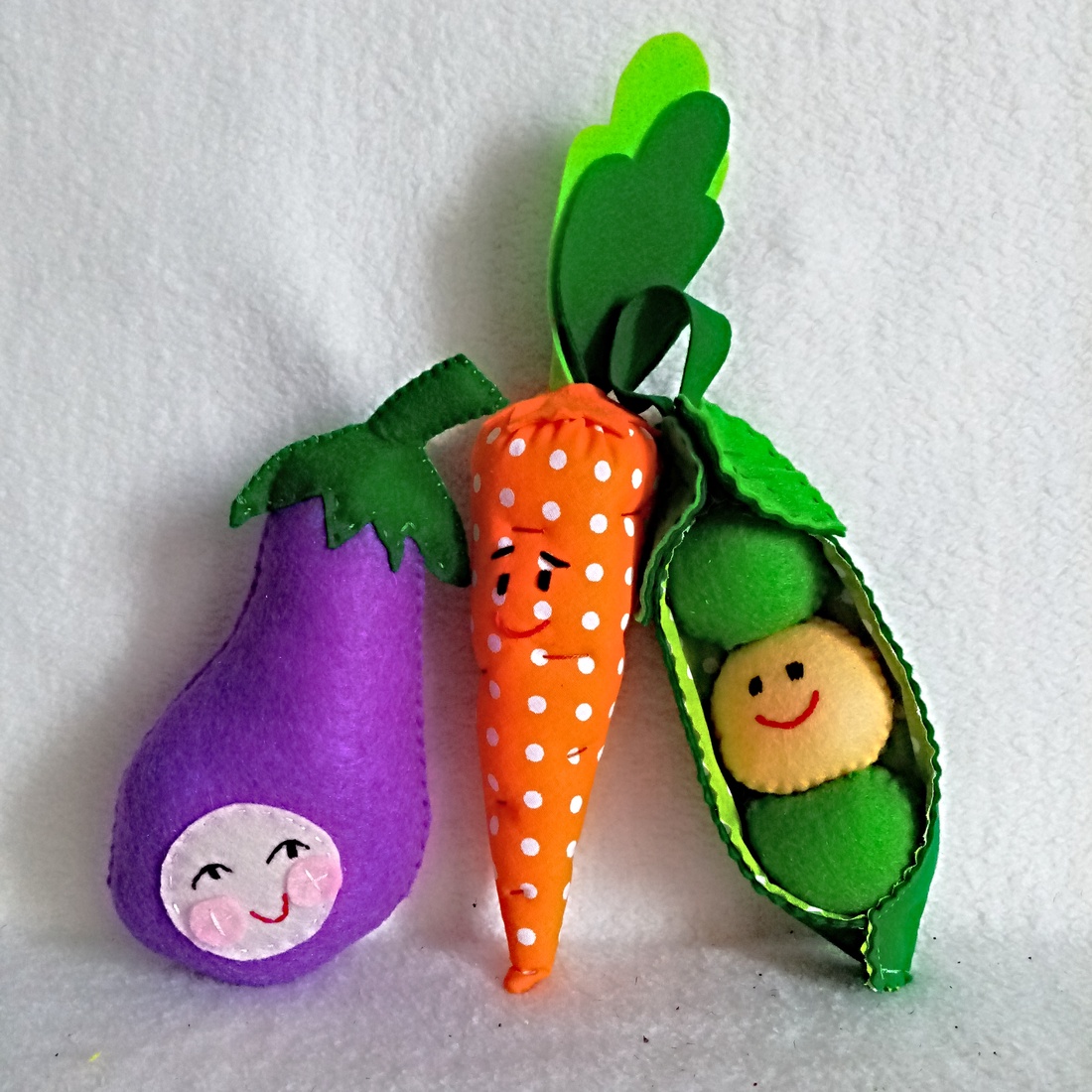 Set de 5 legume moi ,jucarii pentru educatie creativa Waldorf . - jucării și echipamente pentru copii - jocuri de gândire - curcubeu montessori, jocuri waldorf - Artynos.ro