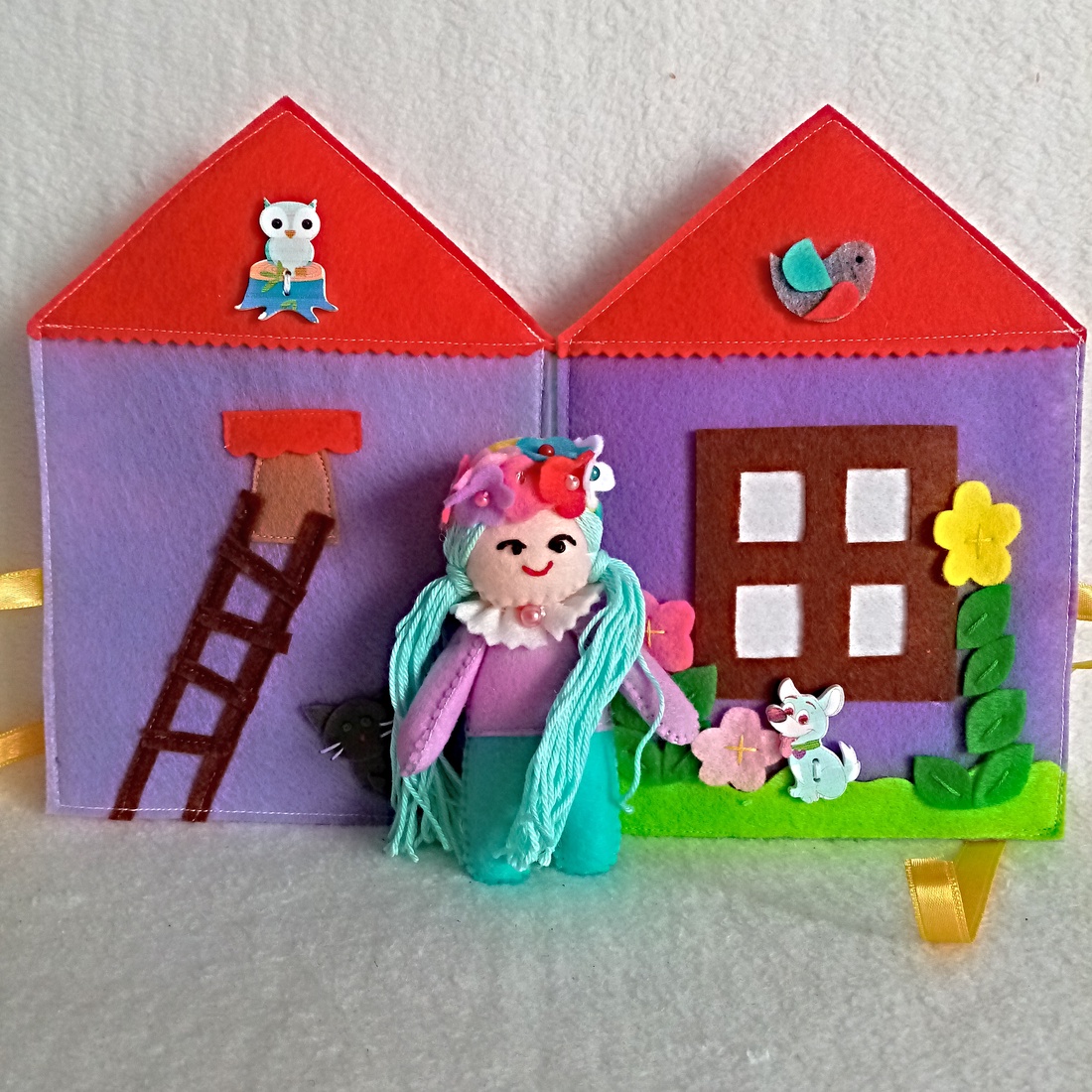 Panou pliabil cu papusa in casuta ei ,cadou pentru zi de nastere. - jucării și echipamente pentru copii - cărți pentru copii, cărți textile - Artynos.ro