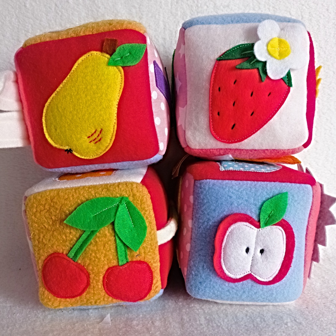 Set de cuburi moi Montessori � jucărie educativă pentru dezvoltare timpurie . - jucării și echipamente pentru copii - jucării bebeluși - cub pentru copii - Artynos.ro