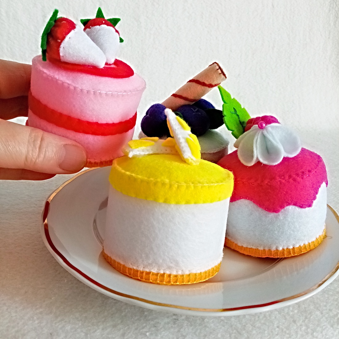 Set de Prajituri din Fetru ,cadou ideal pentru joaca creativa. - jucării și echipamente pentru copii - jocuri de rol - Artynos.ro