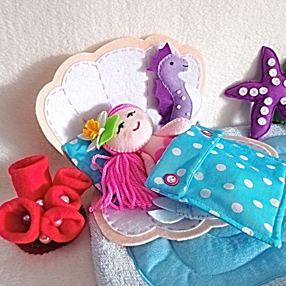 Peisaj Marin cu Papusa Sirena , Panou de Joaca Creativa. - jucării și echipamente pentru copii - jocuri de gândire - curcubeu montessori, jocuri waldorf - Artynos.ro