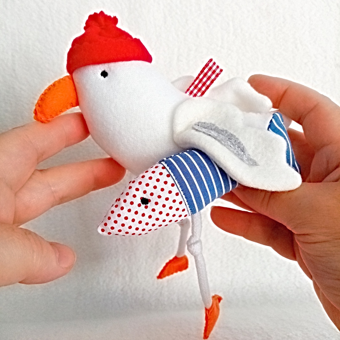 Ghirlandă decorativă cu tematică marină � jucării din fetru pentru camera bebelușului - jucării și echipamente pentru copii - jocuri de gândire - curcubeu montessori, jocuri waldorf - Artynos.ro