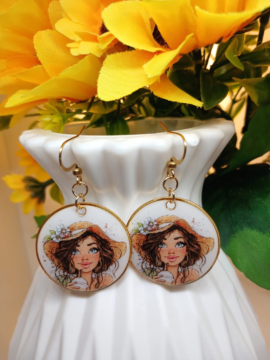 Cercei handmade domnisoara - bijuterii - cercei - cercei din rășină - Artynos.ro