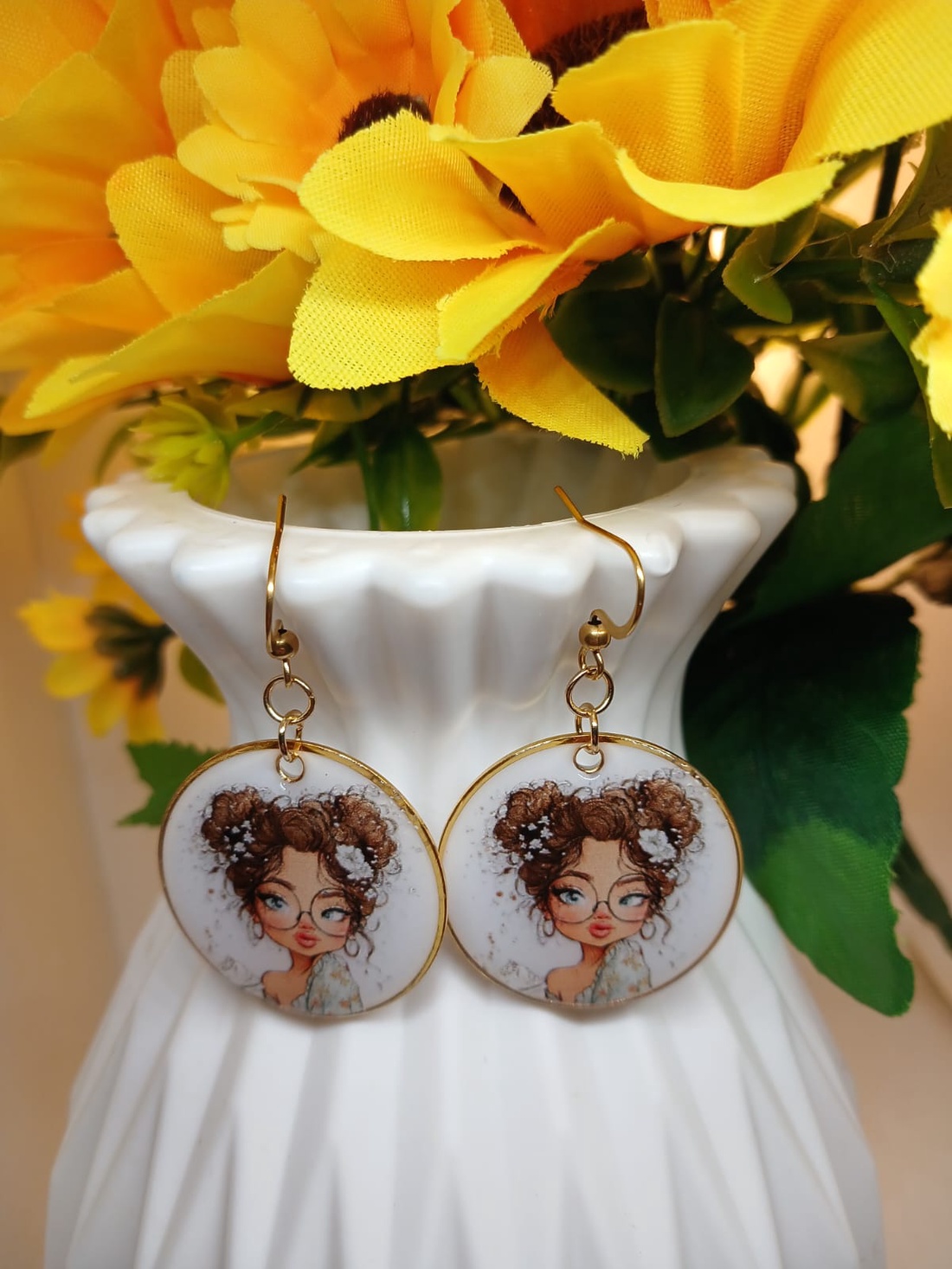Cercei handmade domnisoara - bijuterii - cercei - cercei din rășină - Artynos.ro