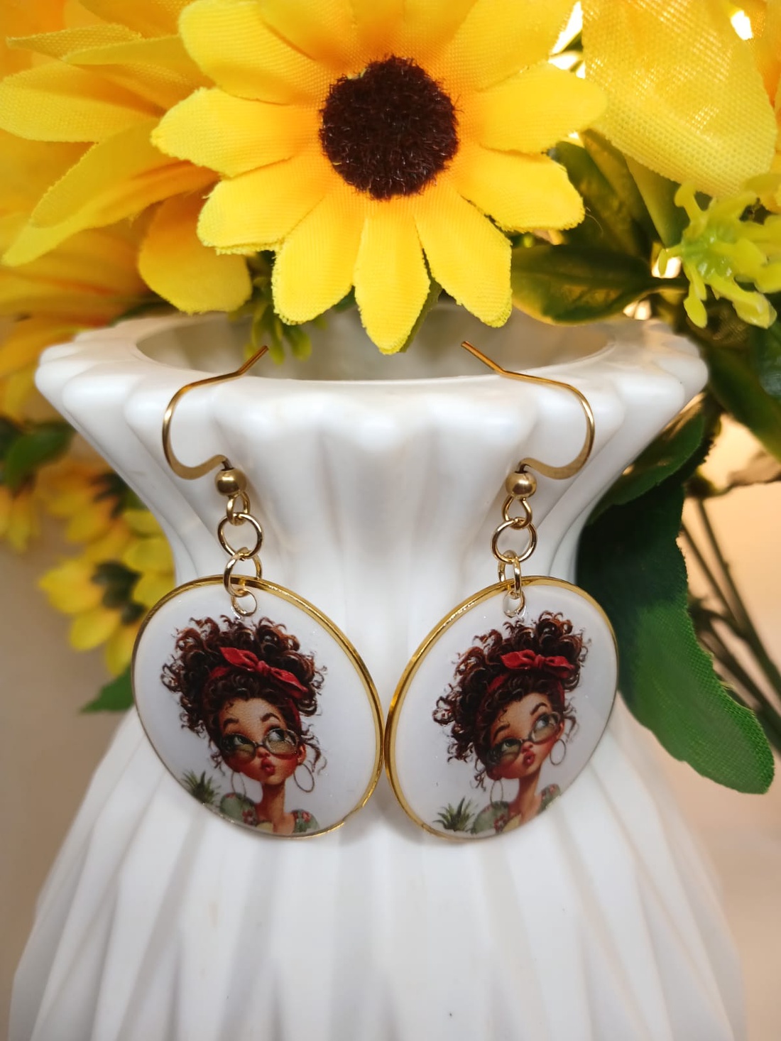 Cercei handmade domnisoara - bijuterii - cercei - cercei din rășină - Artynos.ro