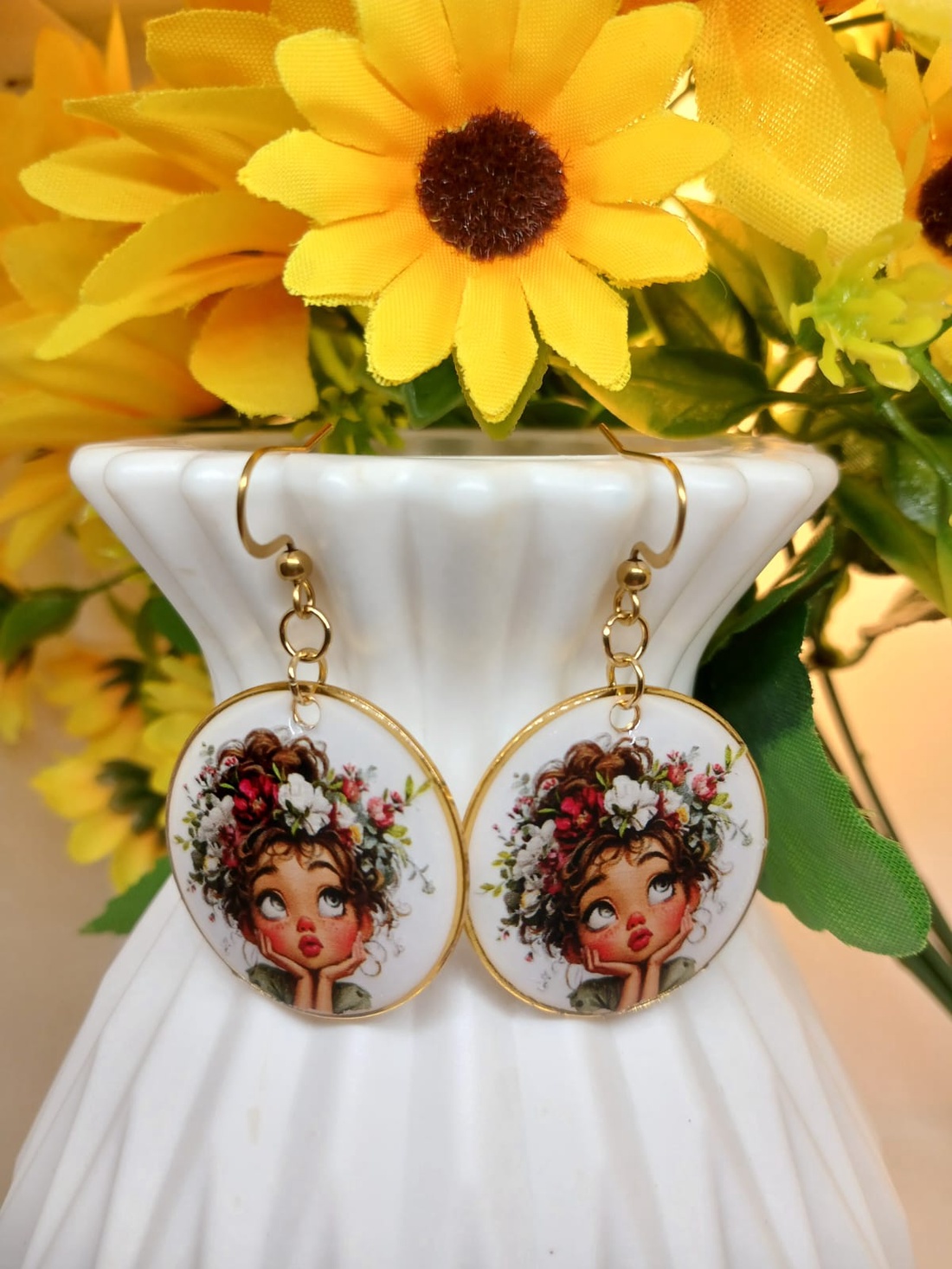 Cercei handmade domnisoara - bijuterii - cercei - cercei din rășină - Artynos.ro