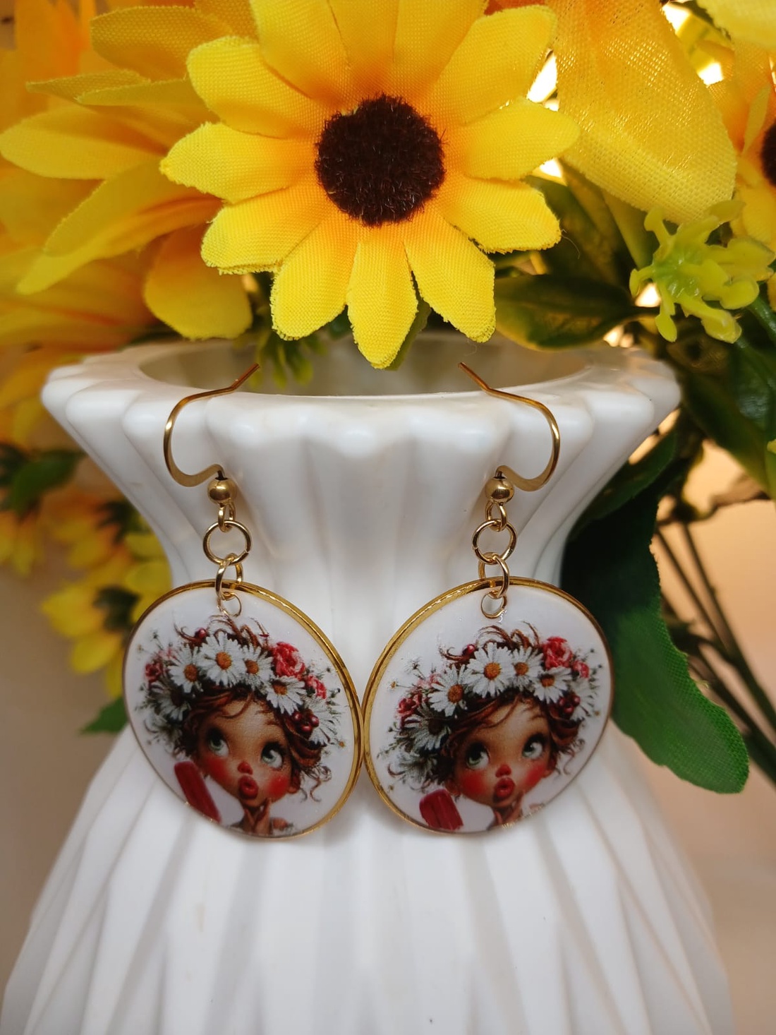 Cercei handmade domnisoara - bijuterii - cercei - cercei din rășină - Artynos.ro