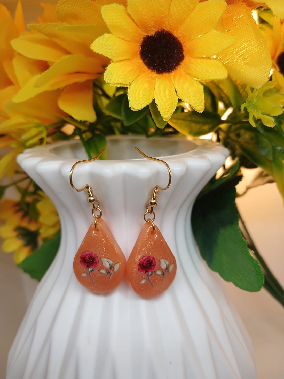 Cercei handmade floare - bijuterii - cercei - cercei din rășină - Artynos.ro