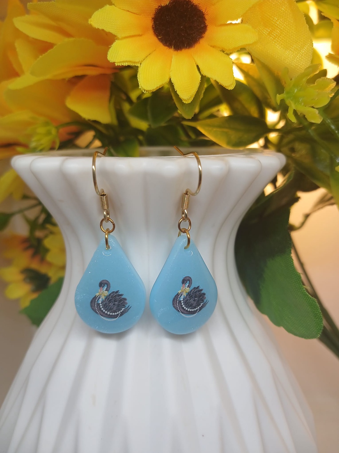 Cercei handmade lebada - bijuterii - cercei - cercei din rășină - Artynos.ro