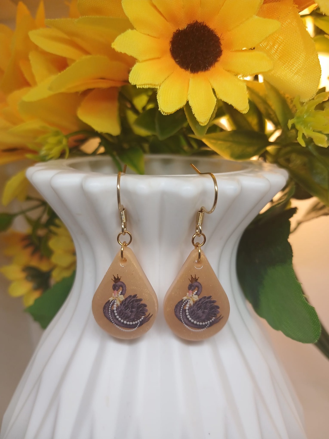 Cercei handmade lebada - bijuterii - cercei - cercei din rășină - Artynos.ro