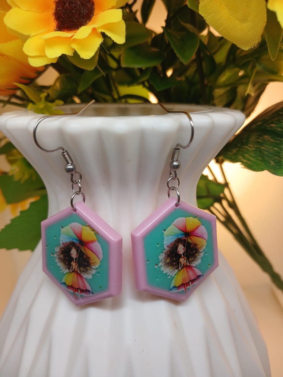 Cercei handmade hexagon cu model - bijuterii - cercei - cercei din rășină - Artynos.ro
