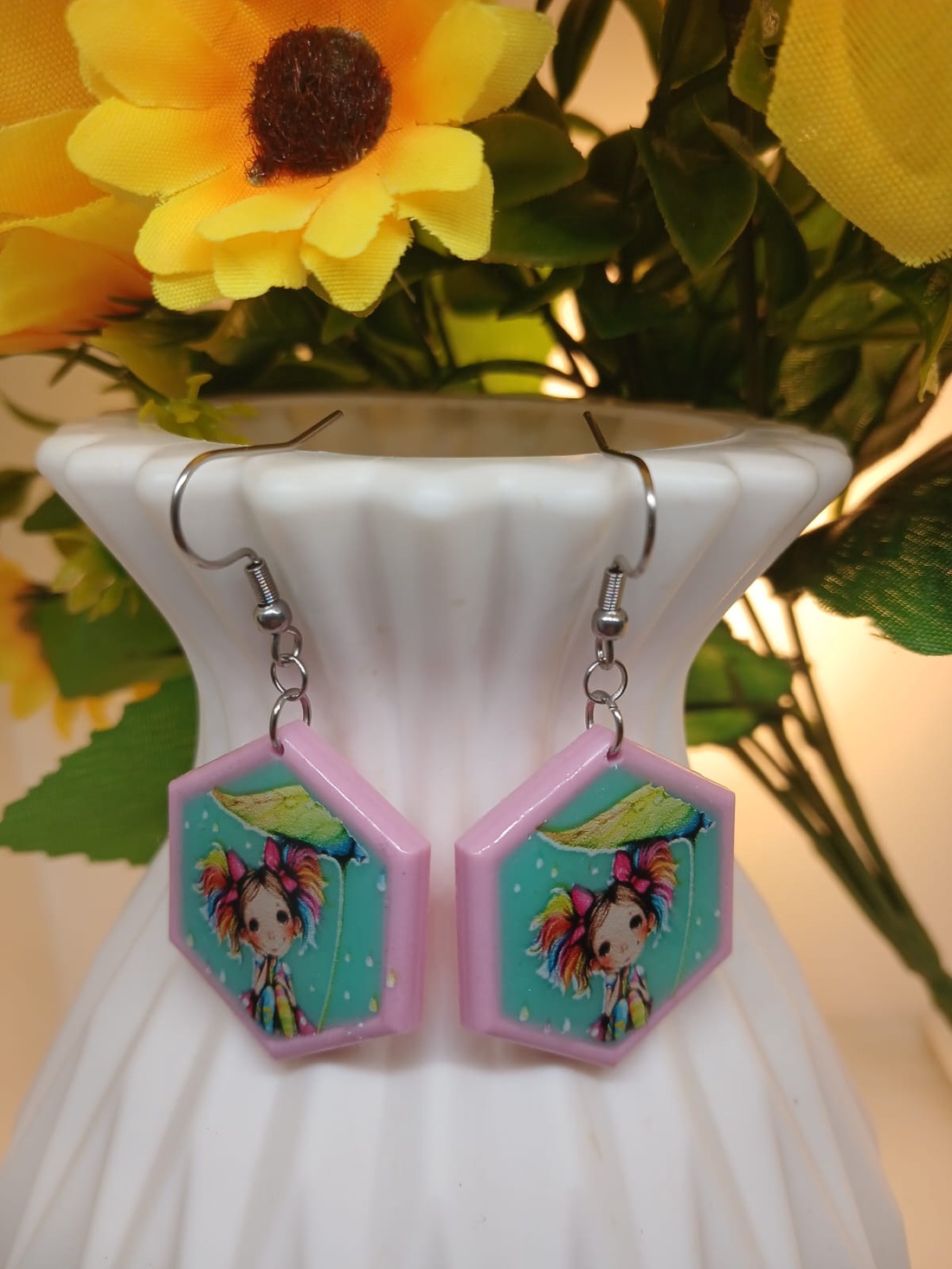 Cercei handmade hexagon cu model - bijuterii - cercei - cercei din rășină - Artynos.ro