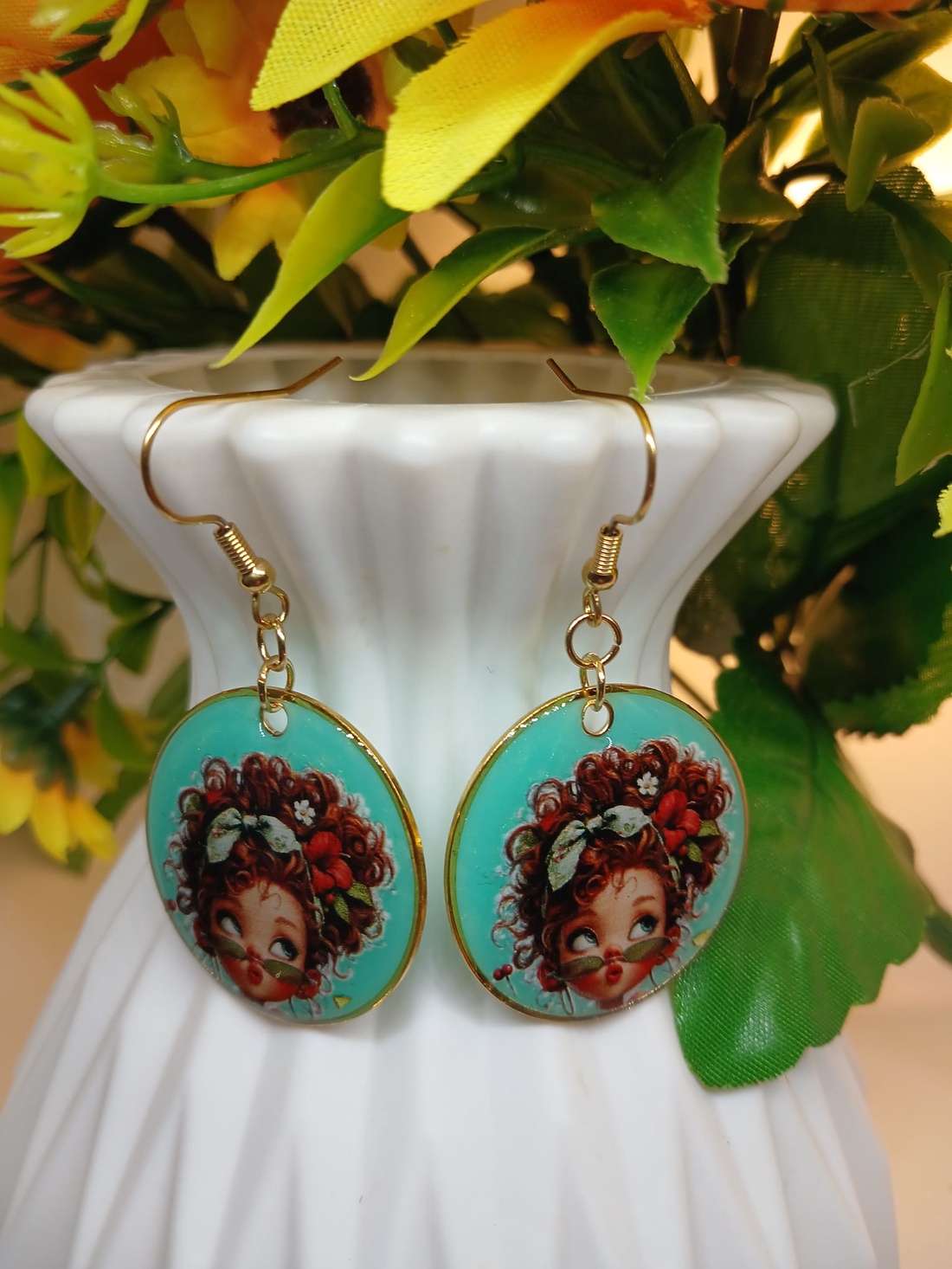 Cercei handmade domnisoara - bijuterii - cercei - cercei din rășină - Artynos.ro