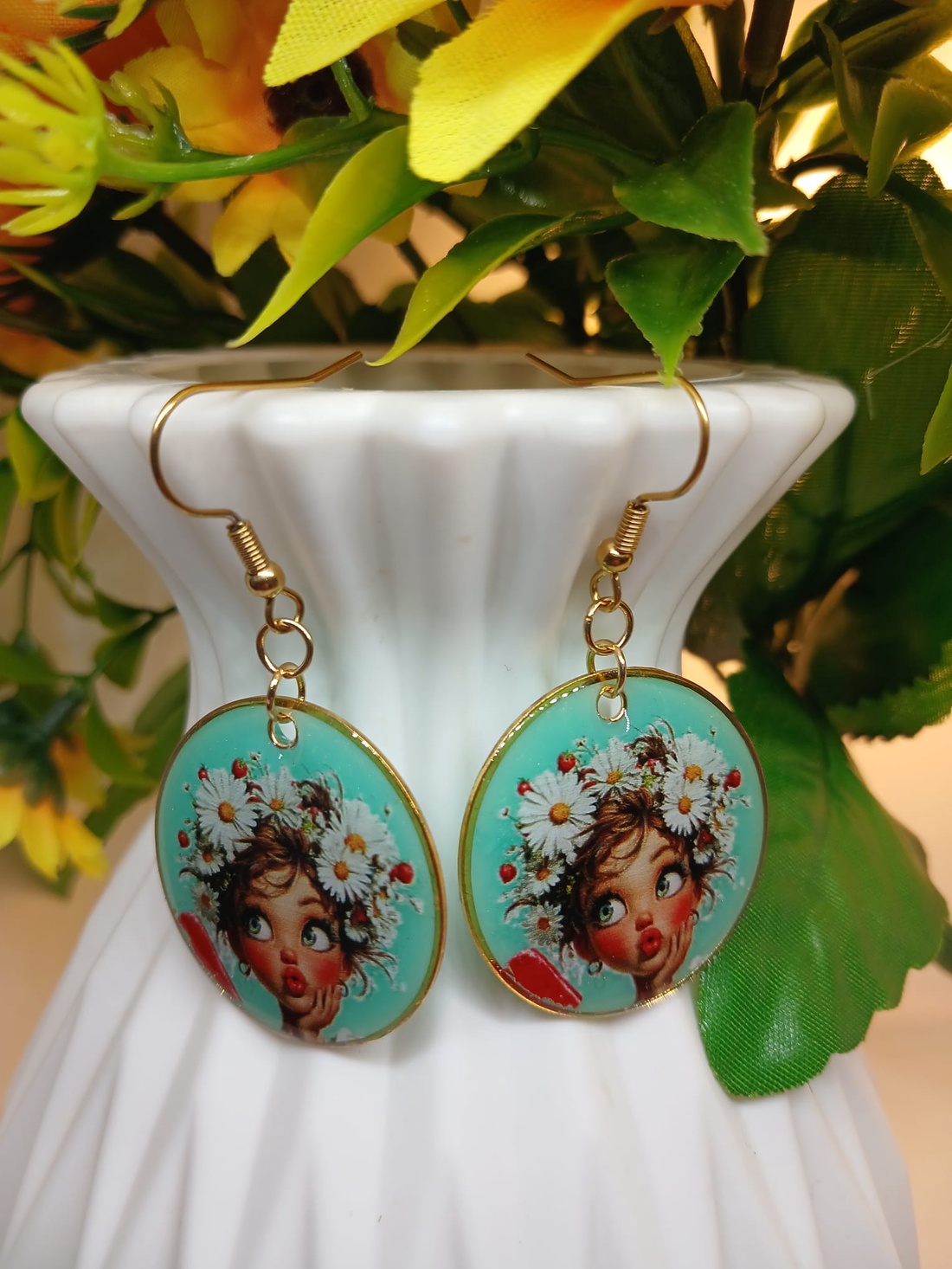 Cercei handmade domnisoara - bijuterii - cercei - cercei din rășină - Artynos.ro