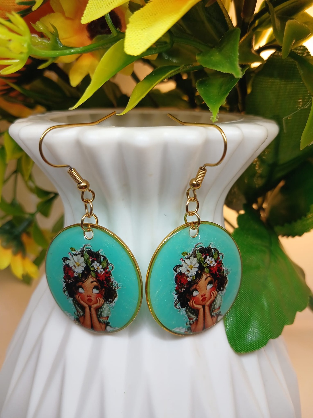 Cercei handmade domnisoara - bijuterii - cercei - cercei din rășină - Artynos.ro