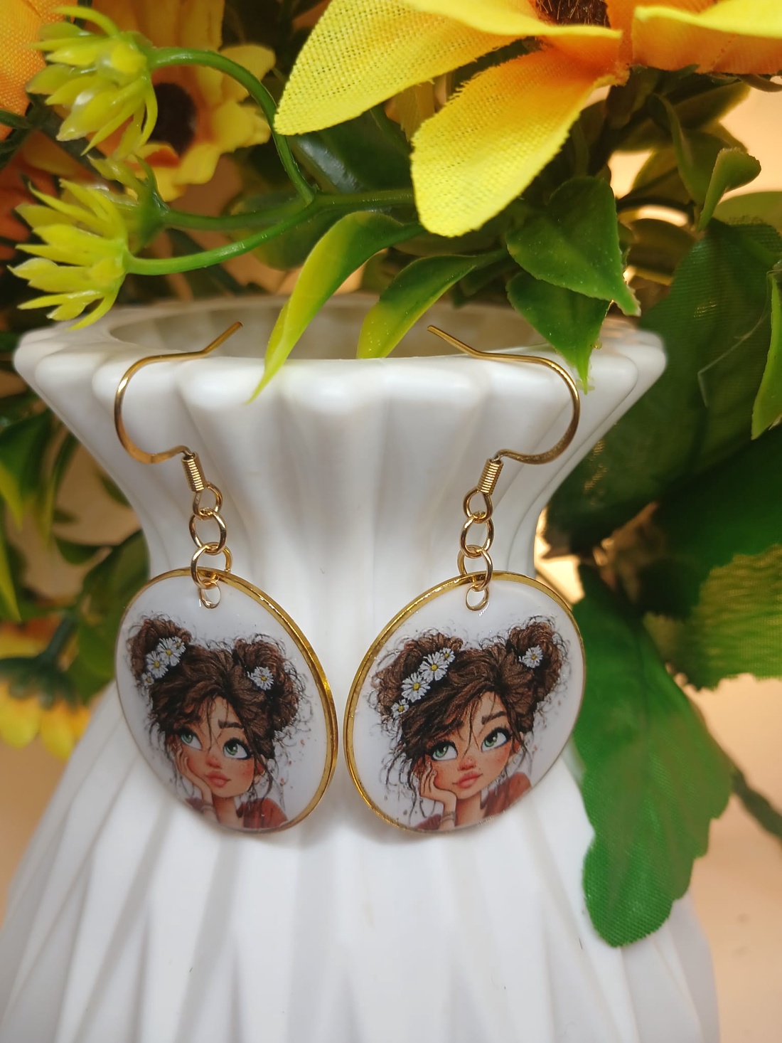 Cercei handmade domnisoara - bijuterii - cercei - cercei din rășină - Artynos.ro