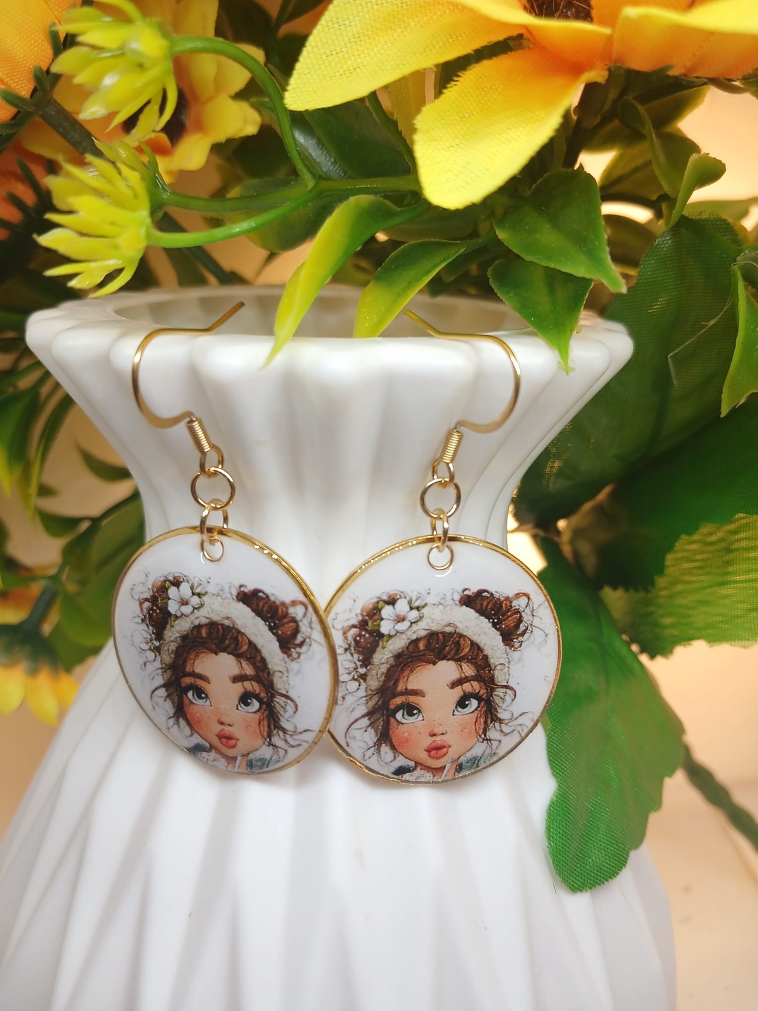 Cercei handmade domnisoara - bijuterii - cercei - cercei din rășină - Artynos.ro