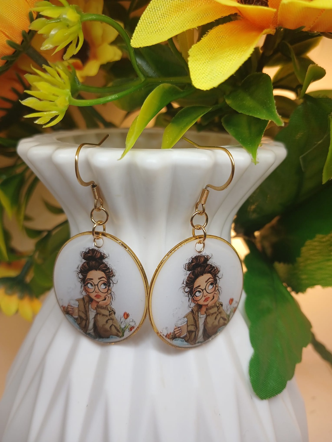 Cercei handmade domnisoara - bijuterii - cercei - cercei din rășină - Artynos.ro