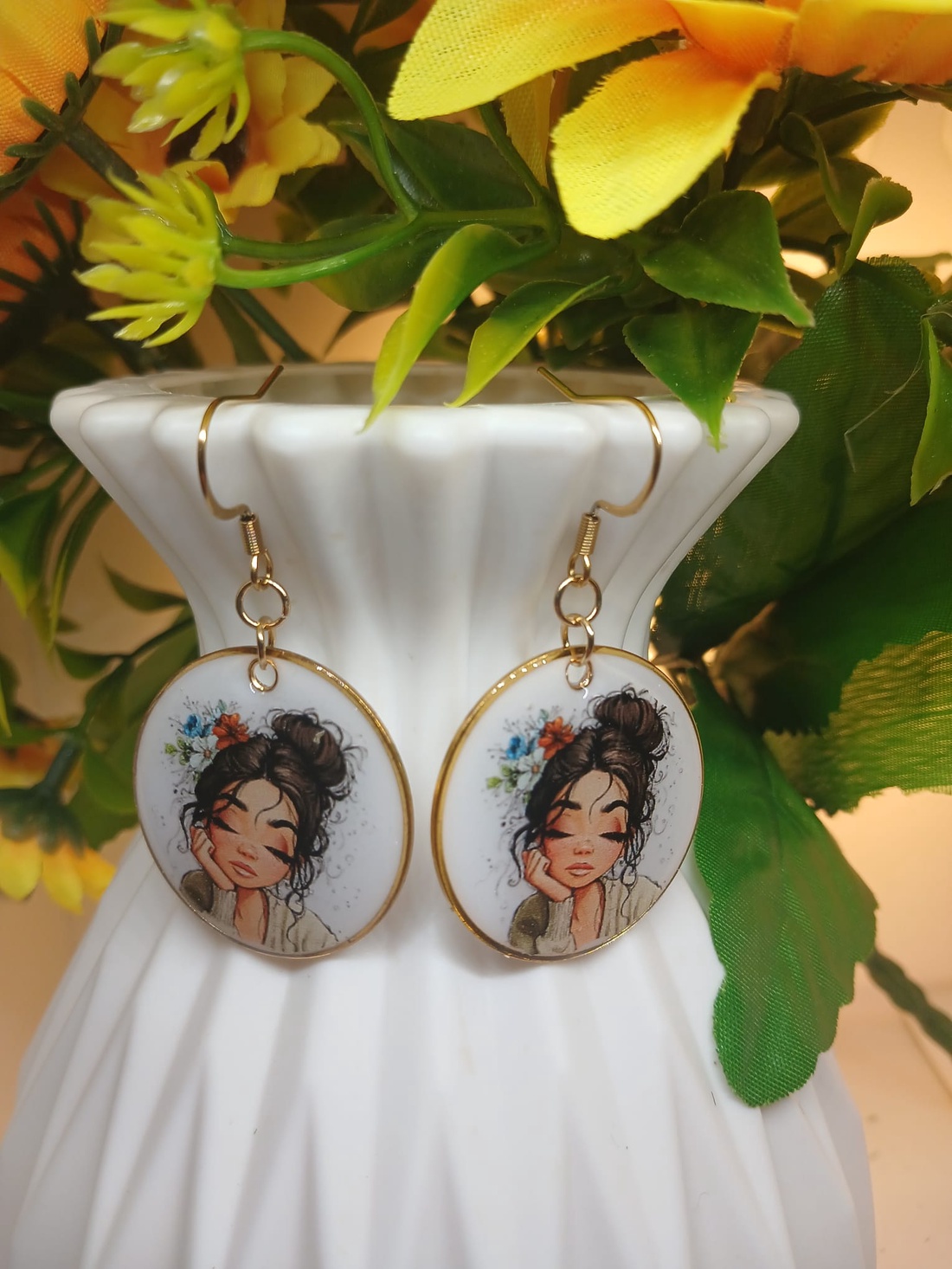 Cercei handmade domnisoara - bijuterii - cercei - cercei din rășină - Artynos.ro