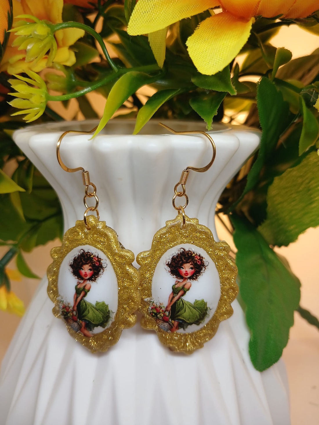 Cercei handmade domnisoara - bijuterii - cercei - cercei din rășină - Artynos.ro