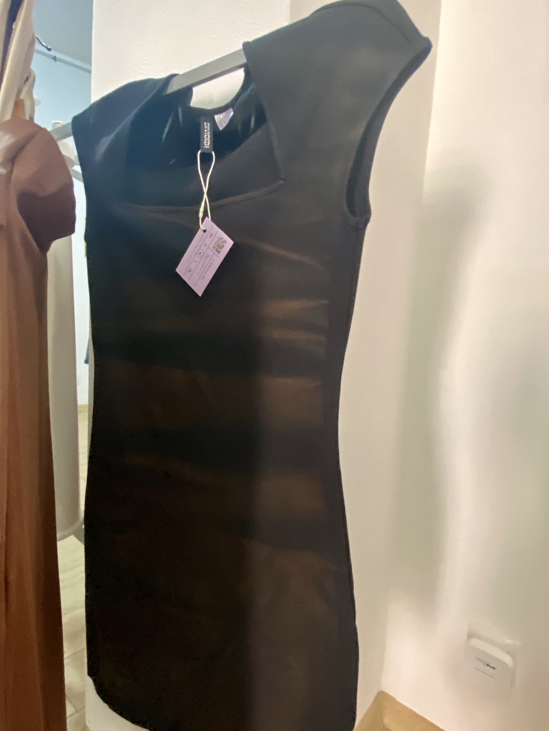 Rochie neagra pictată- unicat - îmbrăcăminte și modă - haine damă - rochie, dintr-o bucată - Artynos.ro