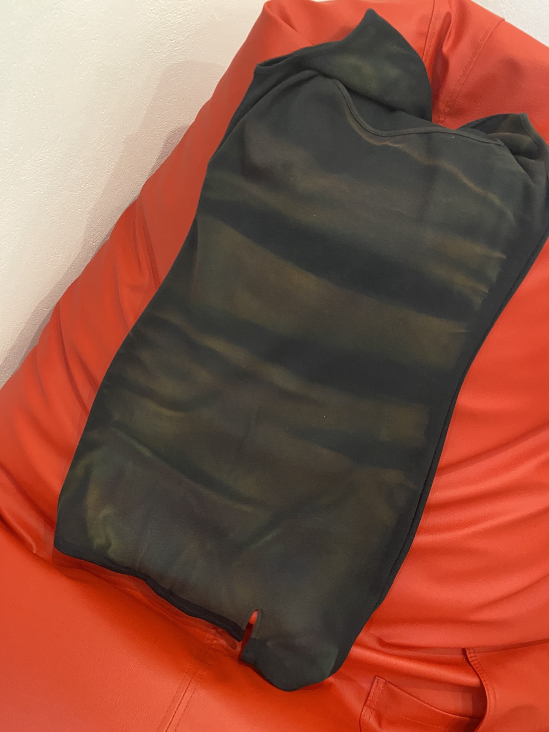 Rochie neagra pictată- unicat - îmbrăcăminte și modă - haine damă - rochie, dintr-o bucată - Artynos.ro