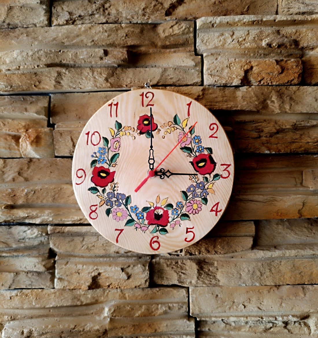 Ceas de perete din lemn cu model Kalocsa  - casă & stil de viață - decorațiuni de casă - decorațiuni de pereți - ceasuri de perete - Artynos.ro