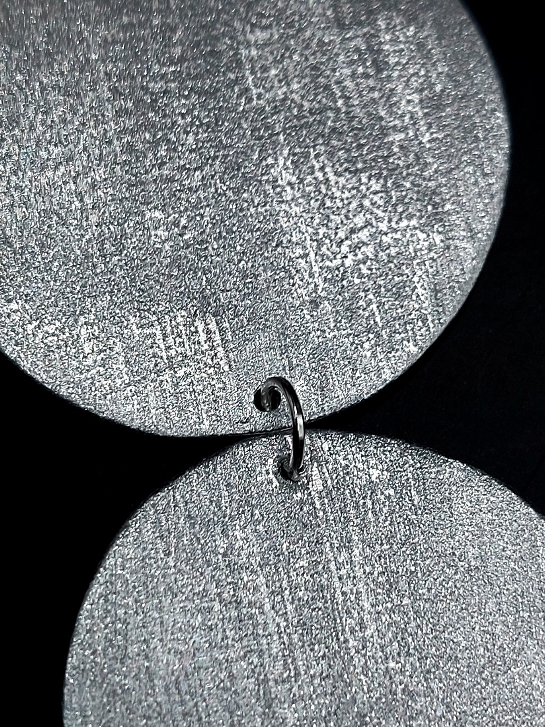 Cercei din aluminiu - bijuterii - cercei hoops - Artynos.ro Cercei din aluminiu - bijuterii - cercei hoops - Artynos.ro