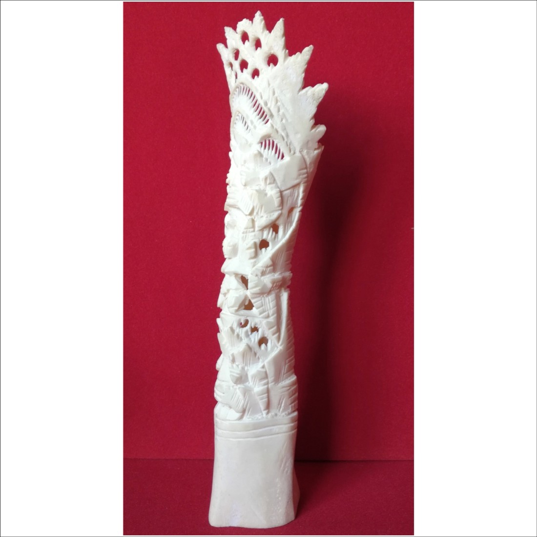 Statuie a zeiței Bali sculptată din os - arte vizuale și accesorii  - sculptură - statuie lemn - Artynos.ro