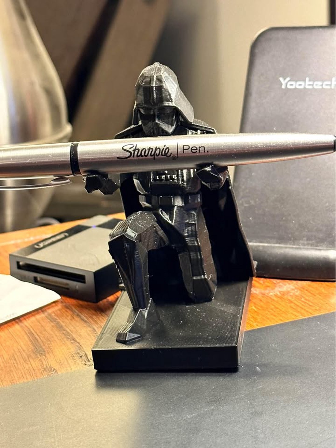 Suport pentru pixuri Darth Vader pentru birou - - Artynos.ro Suport pentru pixuri Darth Vader pentru birou - - Artynos.ro
