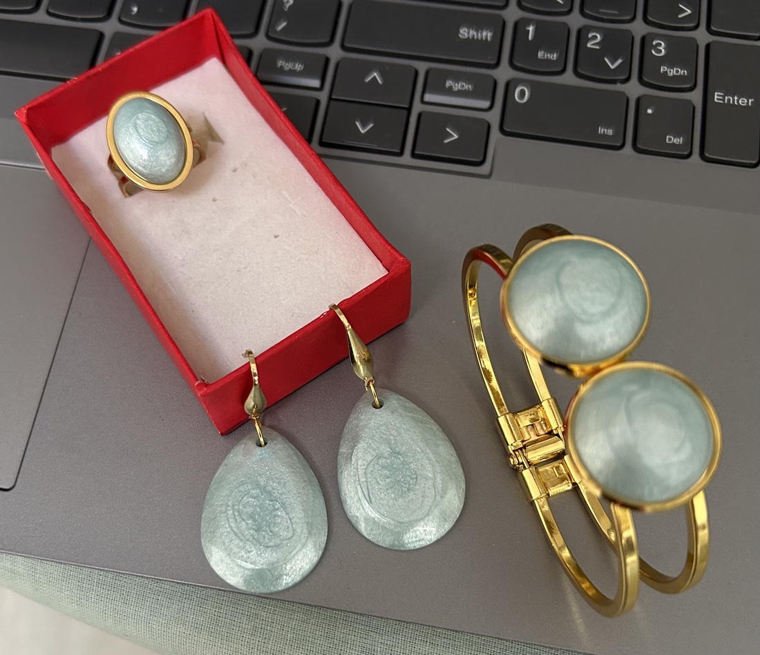 Set bijuterii handmade unicat din rasina Bratara + inel + cercei - bijuterii - seturi de bijuterii - Artynos.ro