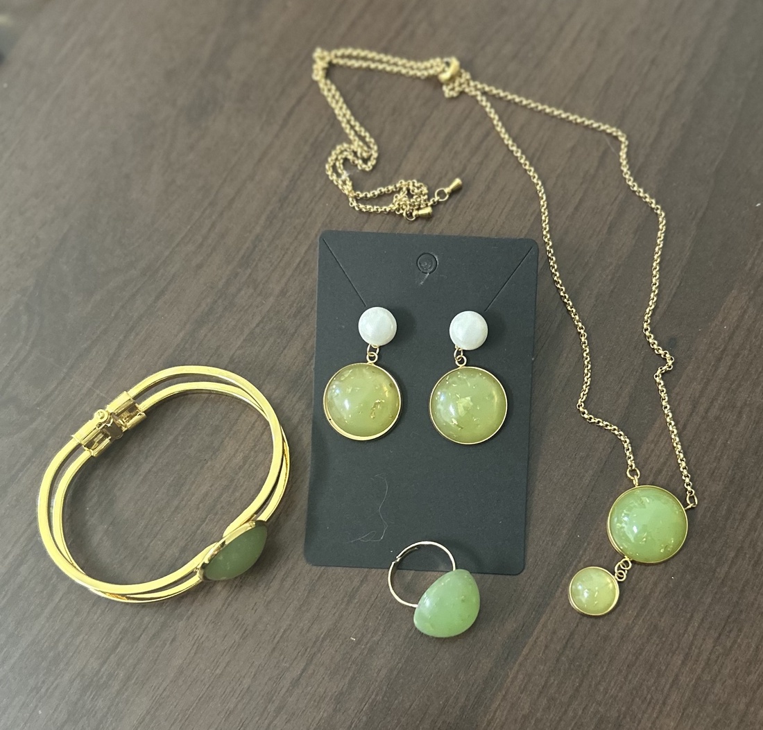 Set bijuterii handmade unicat din rasina colier + cercei+inel+bratara - bijuterii - seturi de bijuterii - Artynos.ro