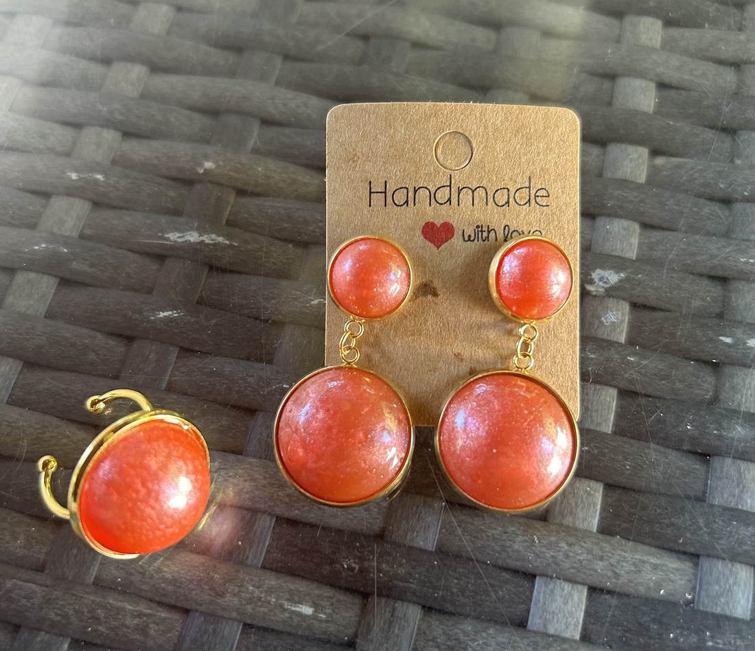 Set bijuterii handmade unicat din rasina inel + cercei - bijuterii - seturi de bijuterii - Artynos.ro